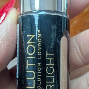 Makeup Revolution Starlight Concealer - Black and Tan